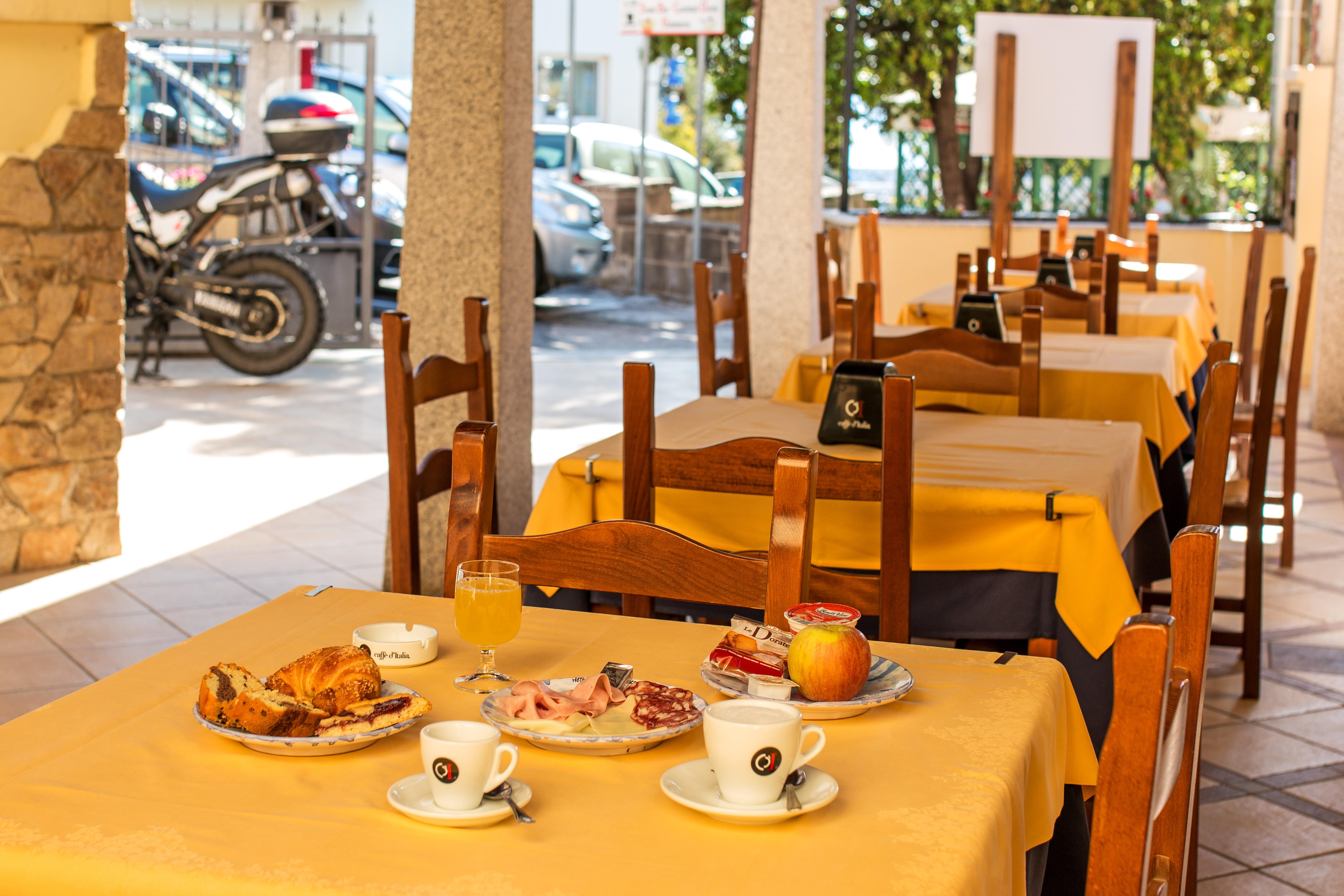 Hotel San Francisco Cala Gonone Exterior photo