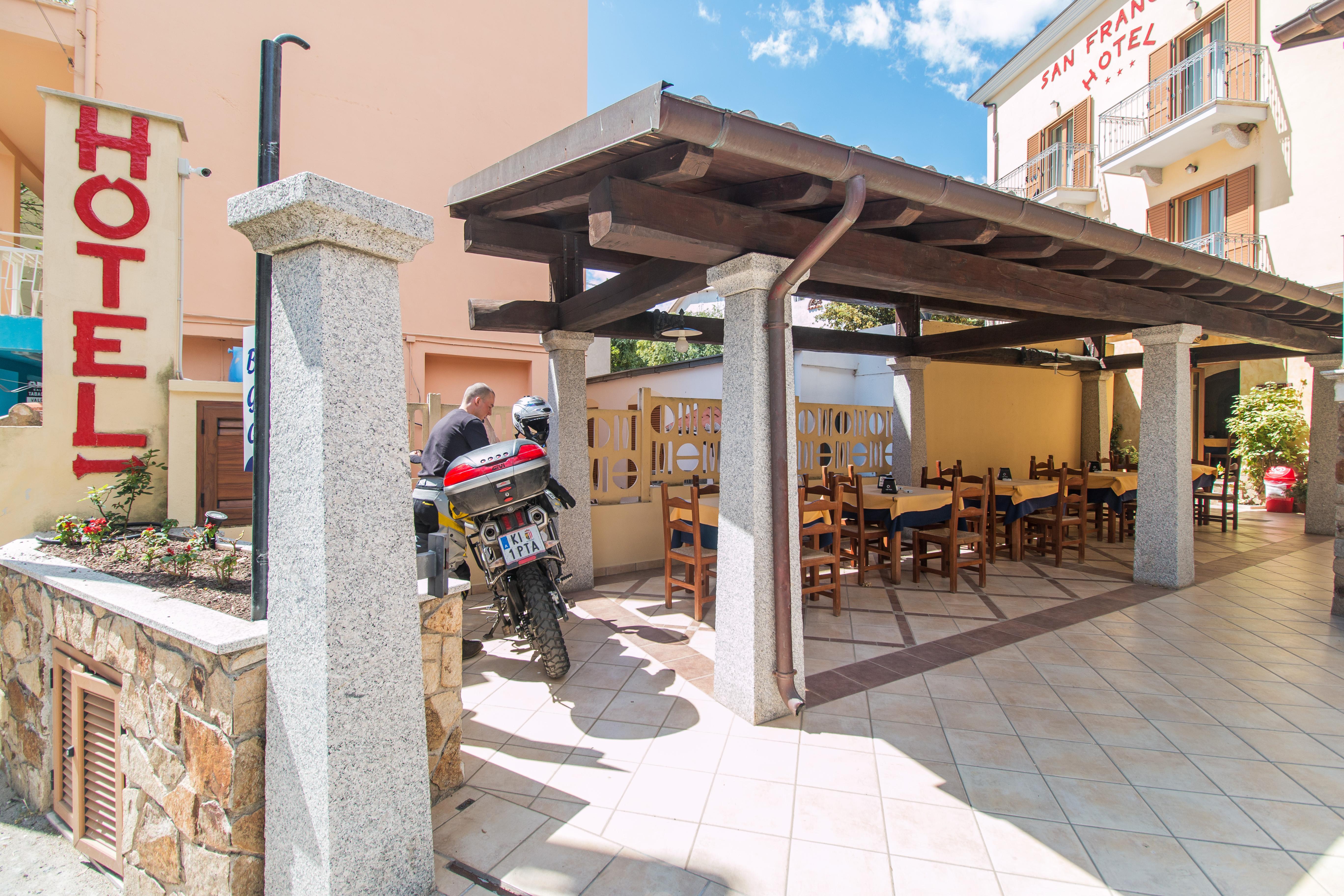 Hotel San Francisco Cala Gonone Exterior photo