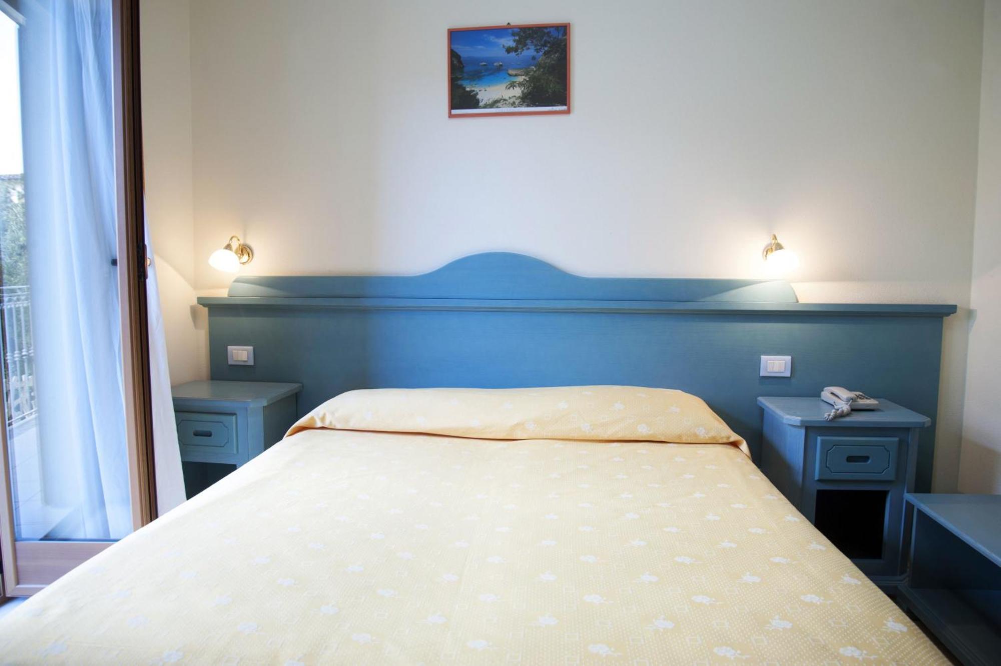 Hotel San Francisco Cala Gonone Exterior photo