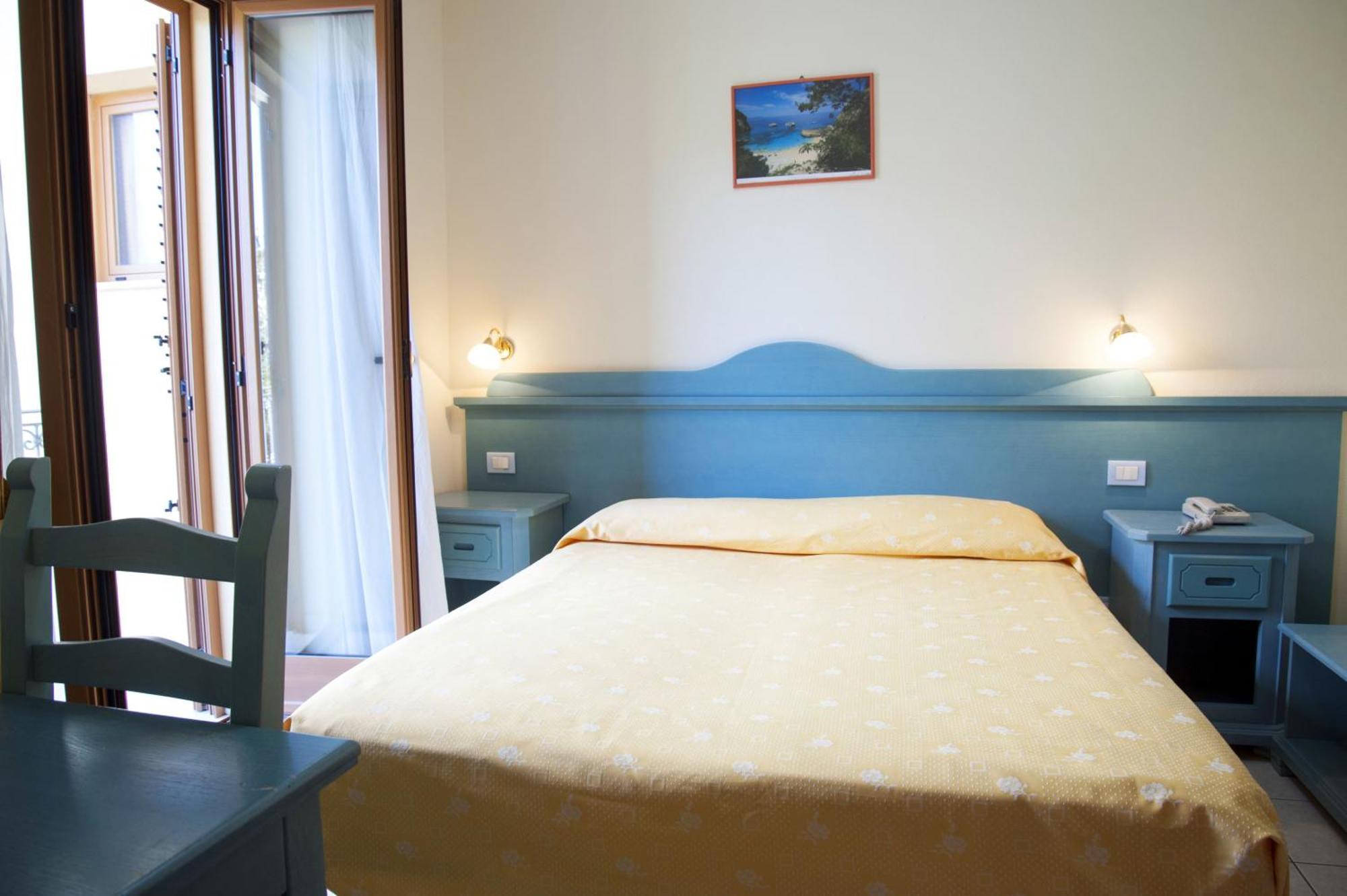 Hotel San Francisco Cala Gonone Exterior photo