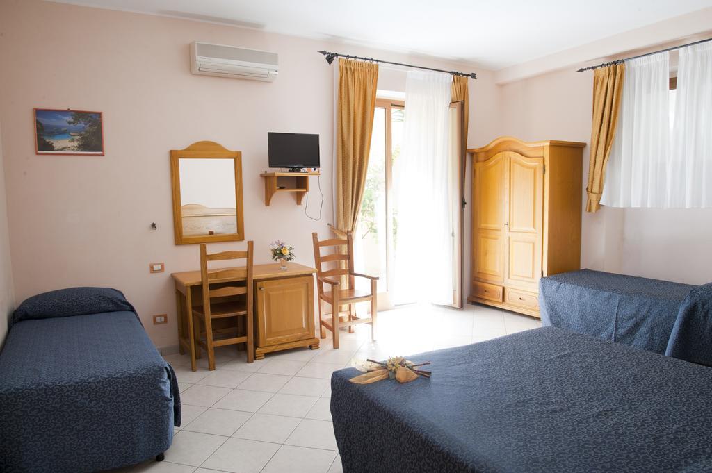 Hotel San Francisco Cala Gonone Exterior photo