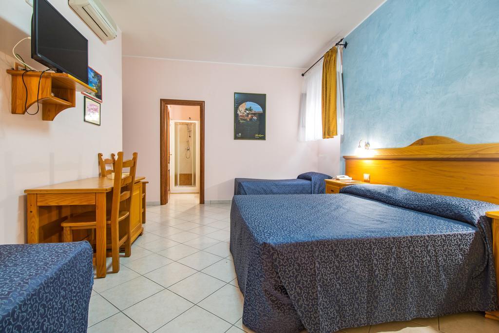 Hotel San Francisco Cala Gonone Exterior photo