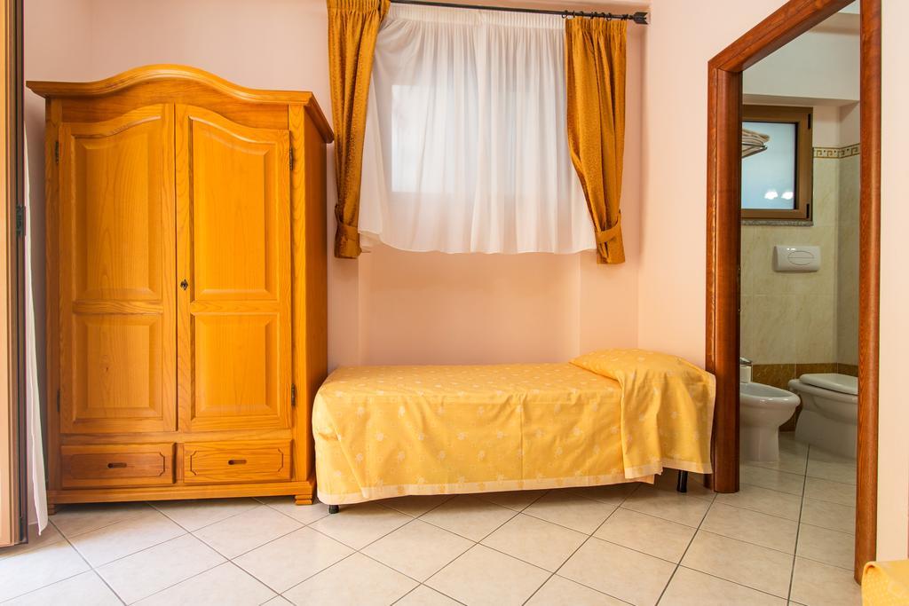 Hotel San Francisco Cala Gonone Exterior photo
