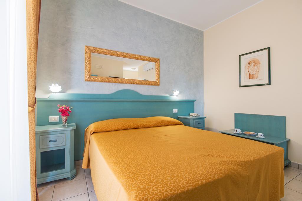Hotel San Francisco Cala Gonone Exterior photo